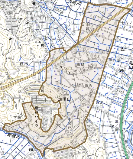 加須山とその周辺の地図。町の範囲を重ねている