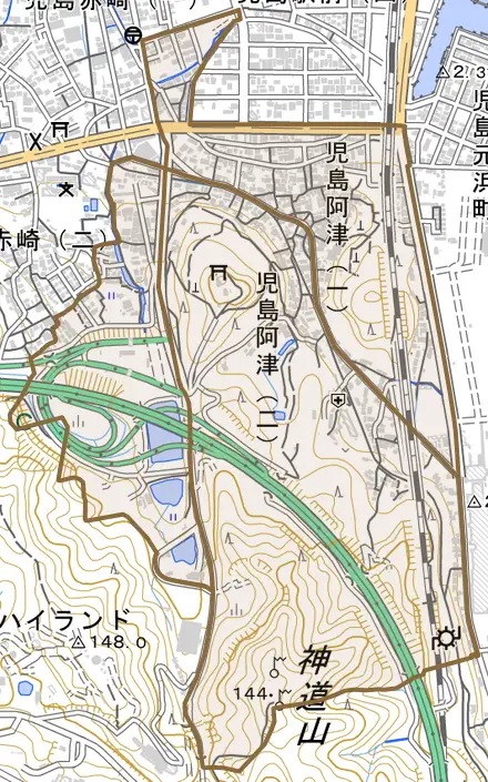 児島阿津とその周辺の地図。町の範囲を重ねている
