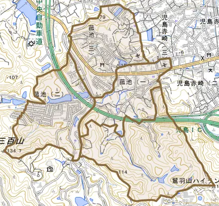 菰池とその周辺の地図。町の範囲を重ねている