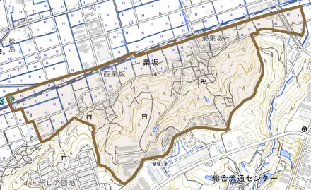 栗坂とその周辺の地図。町の範囲を重ねている