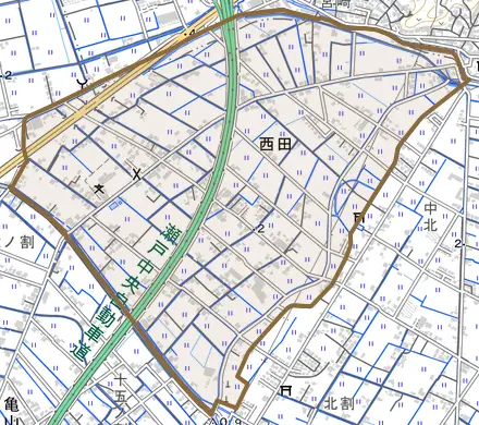 西田とその周辺の地図。町の範囲を重ねている