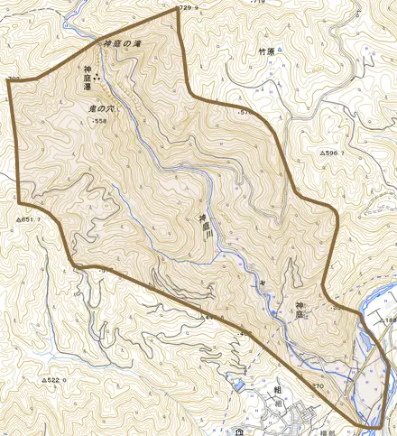 神庭とその周辺の地図。町の範囲を重ねている