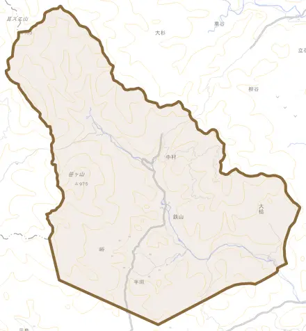 鉄山とその周辺の地図。町の範囲を重ねている