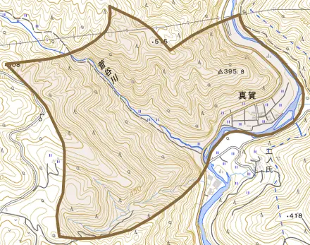 真賀とその周辺の地図。町の範囲を重ねている