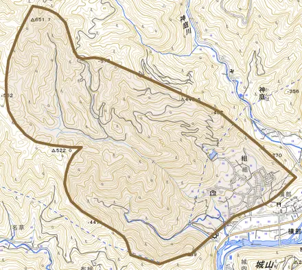 組とその周辺の地図。町の範囲を重ねている