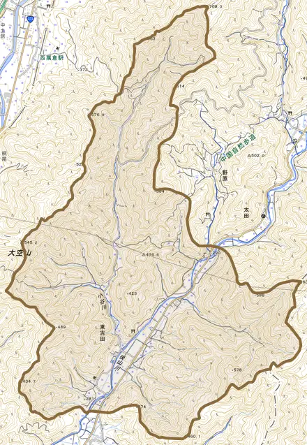 東吉田とその周辺の地図。町の範囲を重ねている