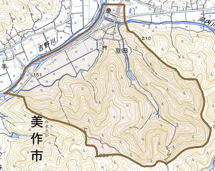 豆田とその周辺の地図。町の範囲を重ねている