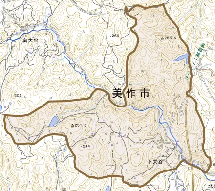 下大谷とその周辺の地図。町の範囲を重ねている