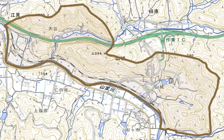 山城とその周辺の地図。町の範囲を重ねている