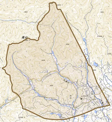 滝とその周辺の地図。町の範囲を重ねている