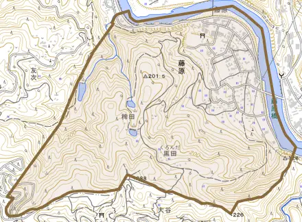 藤原とその周辺の地図。町の範囲を重ねている