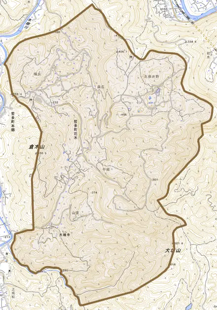 哲多町花木とその周辺の地図。町の範囲を重ねている