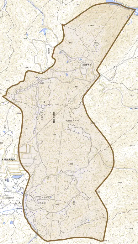 哲多町大野とその周辺の地図。町の範囲を重ねている
