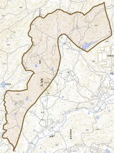 哲多町田淵とその周辺の地図。町の範囲を重ねている