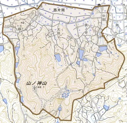西片岡とその周辺の地図。町の範囲を重ねている