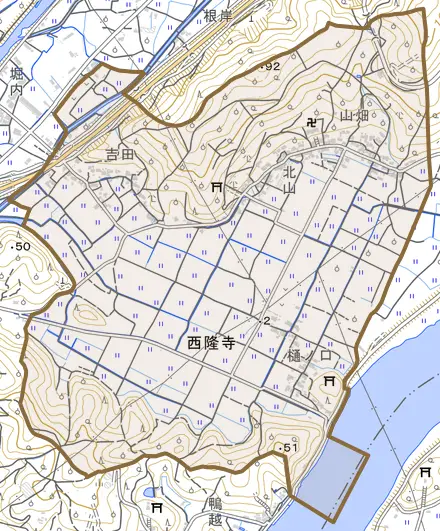 西隆寺とその周辺の地図。町の範囲を重ねている