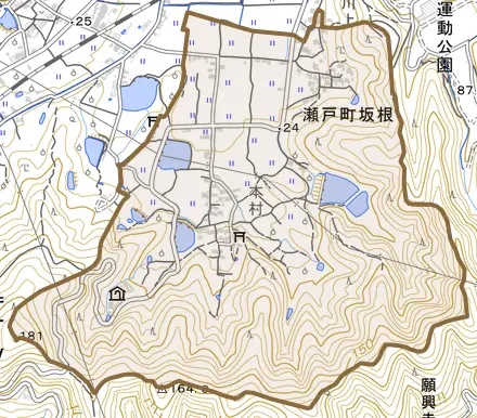 瀬戸町坂根とその周辺の地図。町の範囲を重ねている