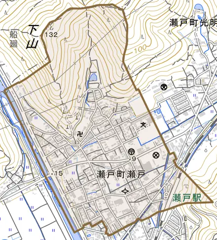 瀬戸町瀬戸とその周辺の地図。町の範囲を重ねている
