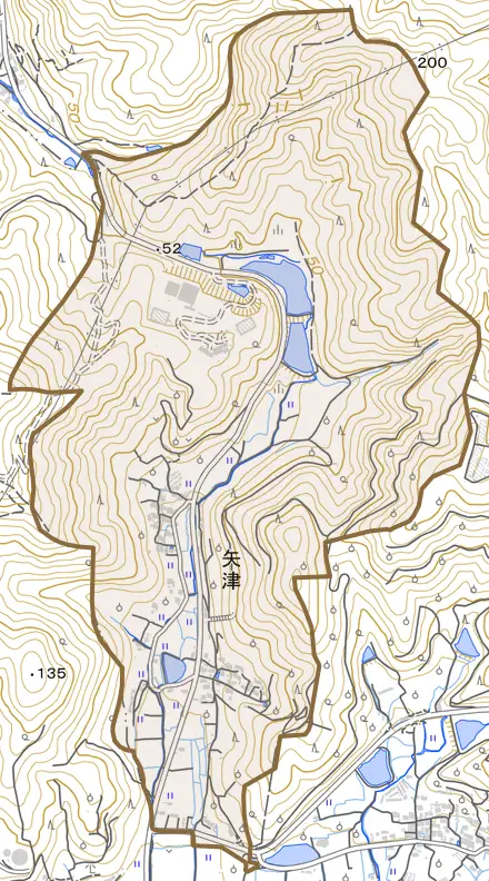 矢津とその周辺の地図。町の範囲を重ねている