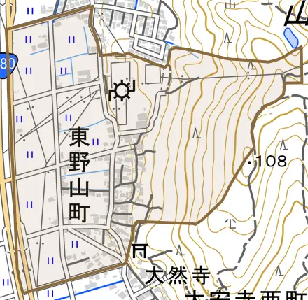 東野山町とその周辺の地図。町の範囲を重ねている