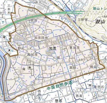 加茂とその周辺の地図。町の範囲を重ねている
