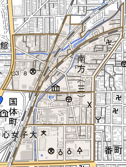 南方とその周辺の地図。町の範囲を重ねている