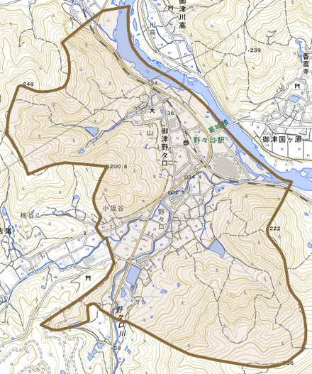 御津野々口とその周辺の地図。町の範囲を重ねている