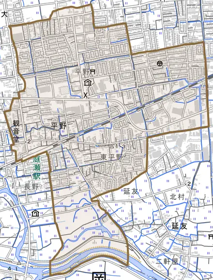 平野とその周辺の地図。町の範囲を重ねている