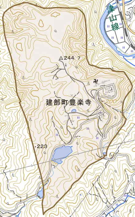 建部町豊楽寺とその周辺の地図。町の範囲を重ねている
