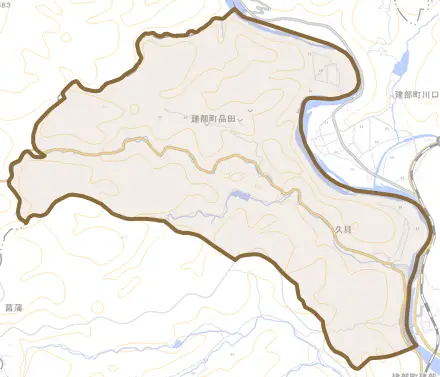 建部町品田とその周辺の地図。町の範囲を重ねている