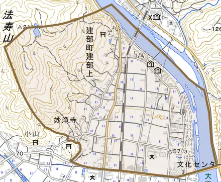建部町建部上とその周辺の地図。町の範囲を重ねている