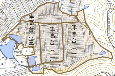津高台とその周辺の地図。町の範囲を重ねている