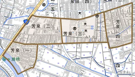芳泉とその周辺の地図。町の範囲を重ねている