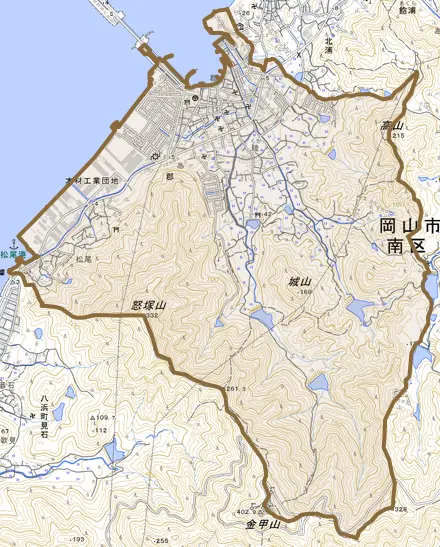 郡とその周辺の地図。町の範囲を重ねている