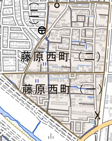 藤原西町とその周辺の地図。町の範囲を重ねている