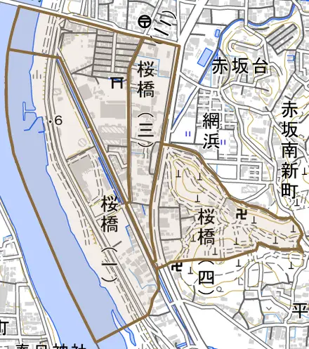 桜橋とその周辺の地図。町の範囲を重ねている