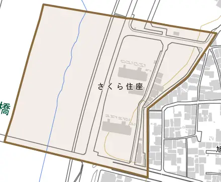 さくら住座とその周辺の地図。町の範囲を重ねている