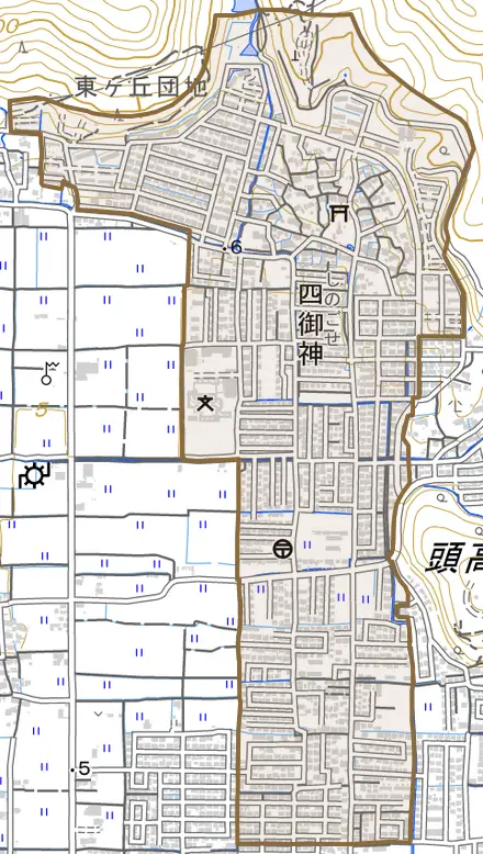 四御神とその周辺の地図。町の範囲を重ねている