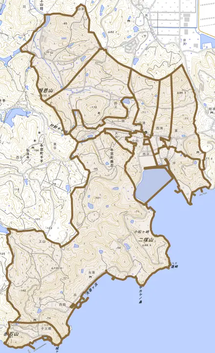 牛窓町鹿忍とその周辺の地図。町の範囲を重ねている