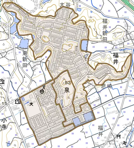 泉とその周辺の地図。町の範囲を重ねている