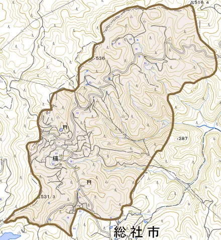 槁とその周辺の地図。町の範囲を重ねている