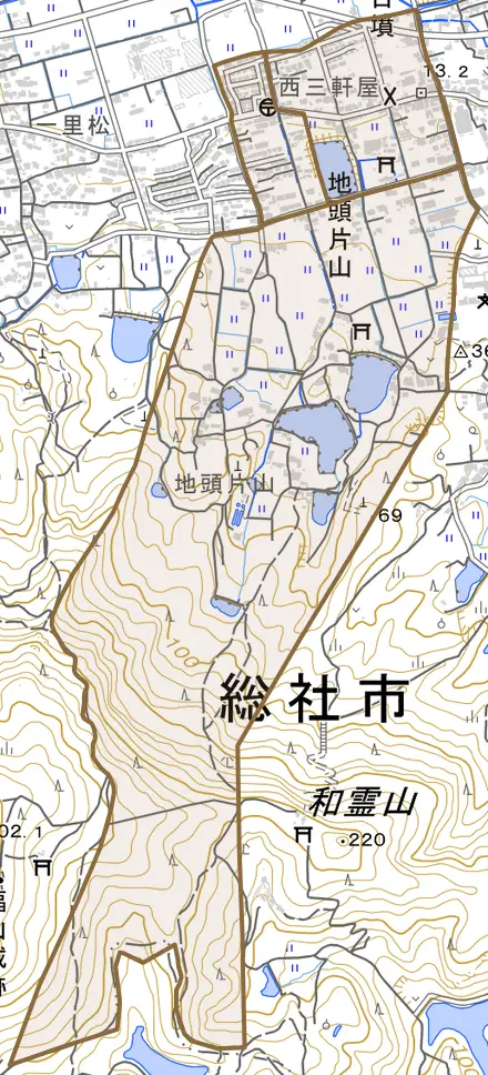 地頭片山とその周辺の地図。町の範囲を重ねている