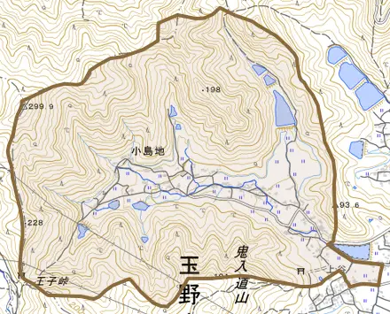 小島地とその周辺の地図。町の範囲を重ねている