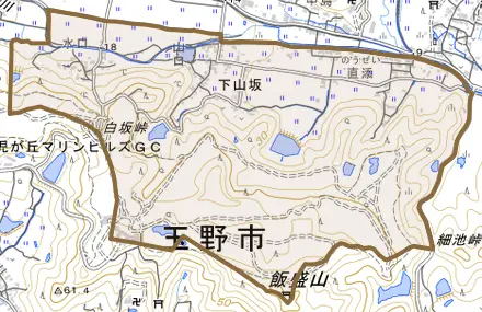 下山坂とその周辺の地図。町の範囲を重ねている