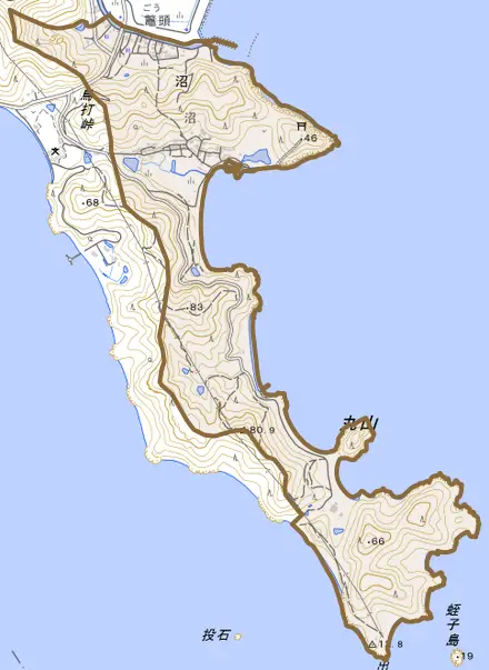 沼とその周辺の地図。町の範囲を重ねている