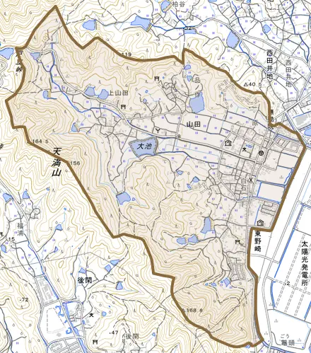 山田とその周辺の地図。町の範囲を重ねている