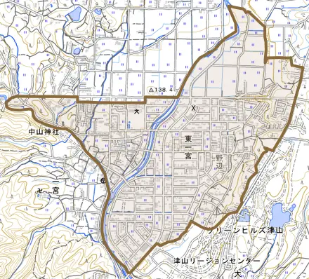 東一宮とその周辺の地図。町の範囲を重ねている