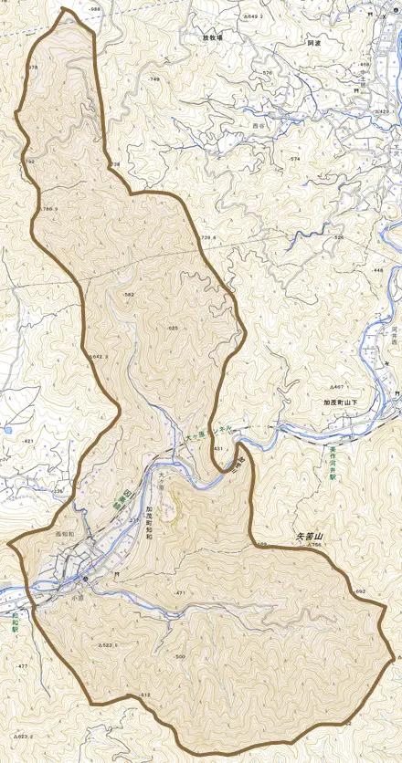 加茂町知和とその周辺の地図。町の範囲を重ねている