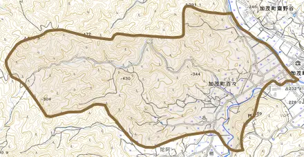 加茂町百々とその周辺の地図。町の範囲を重ねている