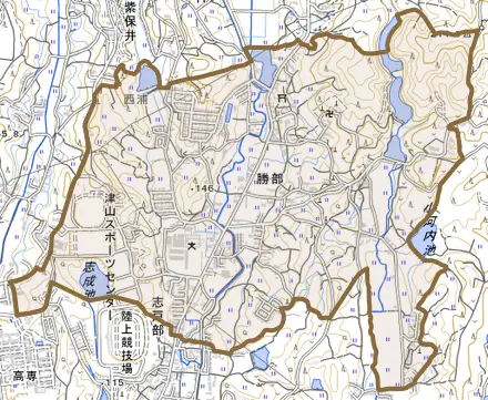 勝部とその周辺の地図。町の範囲を重ねている